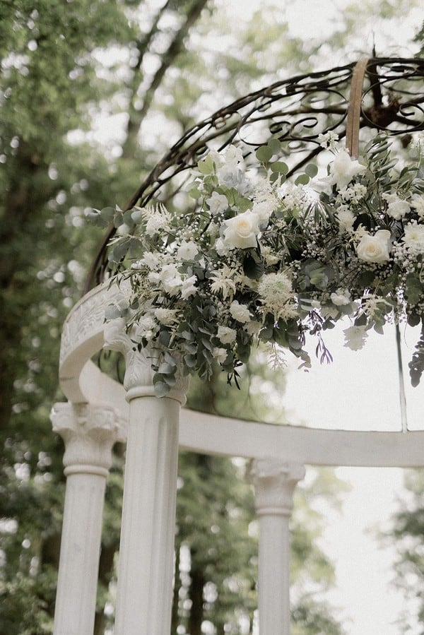 Arche florale pour cérémonie